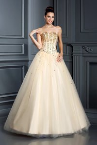 Robe de quinceanera longue en satin fermeutre eclair avec sans manches avec perle