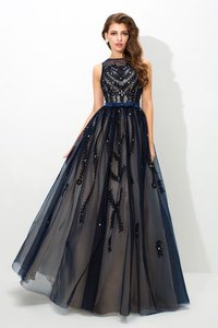 Robe de bal longue de princesse textile en tulle avec sans manches jusqu'au sol