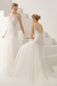 Robe de mariée de traîne moyenne en tout plein air sans empire a eglise a-ligne