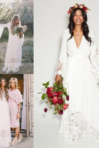 Robe de mariée de col en v coupé avec décoration dentelle avec manche longue naturel