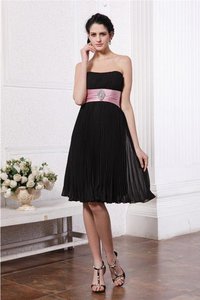 Robe demoiselle d'honneur bref au niveau de genou en chiffon de bustier ceinture