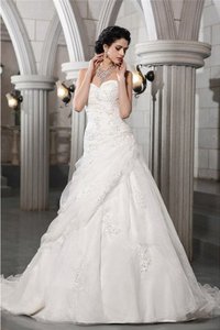 Robe de mariée longue decoration en fleur avec sans manches de princesse avec perle