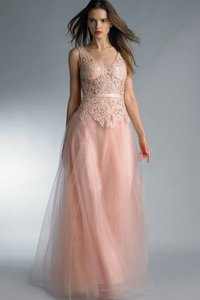 Robe de bal avec sans manches textile en tulle equipé de jacket avec perle de col en v