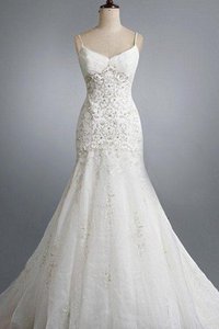 Robe de mariée grandiose bandouliere spaghetti avec perle a eglise sans empire