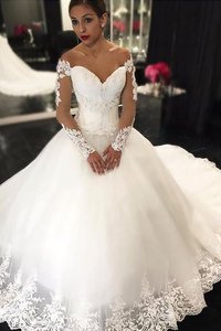 Robe de mariée naturel epaule nue manche nulle de mode de bal en tulle