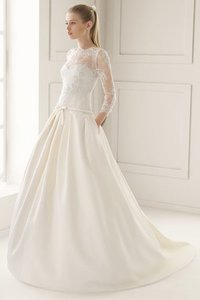 Robe de mariée jusqu'au sol avec décoration dentelle avec ruban avec manche 3/4 elevé