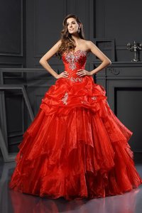 Robe de quinceanera longue de mode de bal de col en cœur cordon avec sans manches