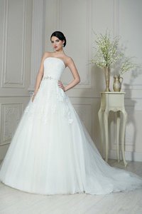 Robe de mariée longue facile naturel de traîne moyenne longueur au niveau de sol
