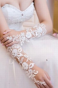 Élégante dentelle gants blanc moderne de mariée merveilleux