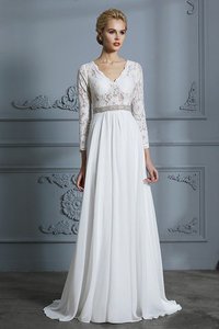 Robe de mariée avec chiffon de princesse charmant avec décoration dentelle naturel