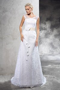 Robe de mariée longue avec sans manches en satin avec fleurs cordon