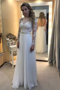 Robe de mariée naturel avec manche longue avec chiffon avec décoration dentelle ligne a