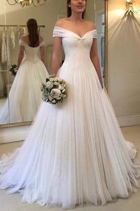 Robe de mariée de traîne courte absorbant a-ligne avec sans manches en tulle