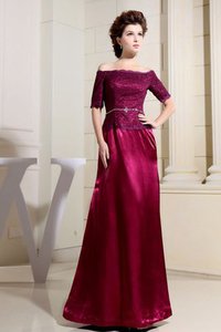 Robe de soirée longue avec manche courte avec perle