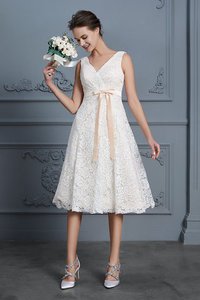 Robe de mariée mode de princesse de longueur à genou ligne a avec décoration dentelle