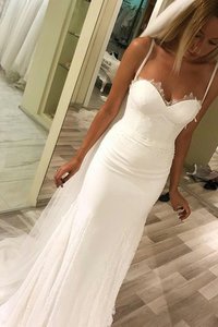 Robe de mariée avec sans manches de fourreau élégant en satin naturel