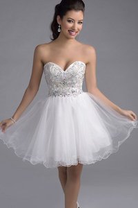 Robe de graduation nature avec sans manches textile en tulle ruché col en forme de cœur