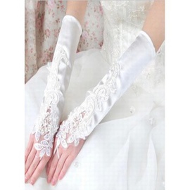 Plus récent satin blanc application gants de mariée élégante