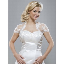 Voyant luxueux dentelle dentelle ourlet bolero blanc