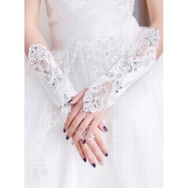 Sequin lace blanc chic | gants de mariée modernes captivant