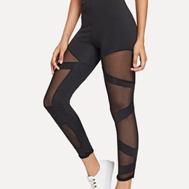 Legging mignonne avec pièces transparentes