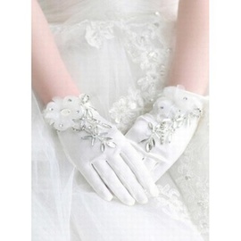 Passionnant avec crystal white satin chic | gants de mariée modernes