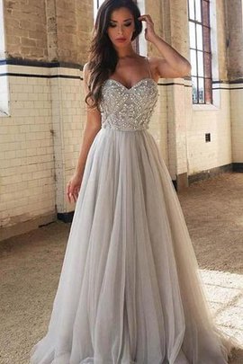 Robe de soirée en tulle avec perle chaming bandouliere spaghetti a-ligne