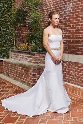 Robe de mariée naturel en satin avec sans manches de bustier avec zip