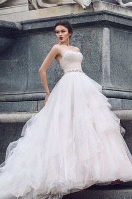 Robe de mariée jusqu'au sol de col en cœur textile en tulle ruchés longs avec lacets