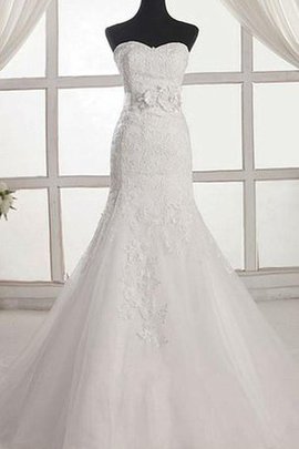 Robe de mariée manche nulle en organza avec lacets en forme longueur au niveau de sol