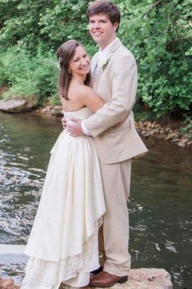 Robe de mariée informel derniere tendance simple avec décoration dentelle de bustier