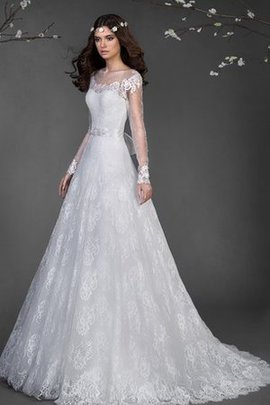 Robe de mariée romantique sobre de traîne moyenne ceinture en étoffe en tulle