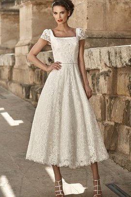 Robe de mariée intemporel distinguee avec perle cordon de col carré