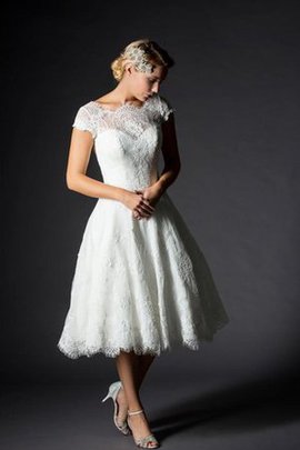 Robe de mariée informel bref boutonné au niveau de cou ligne a