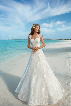 Robe de mariée delicat col élisabéthain jusqu'au sol ligne a au bord de la mer