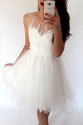 Robe fête de la rentrée naturel bref col u profond de princesse en tulle