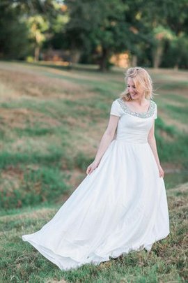 Robe de mariée ruché a-ligne avec manche courte avec perle encolure en carré