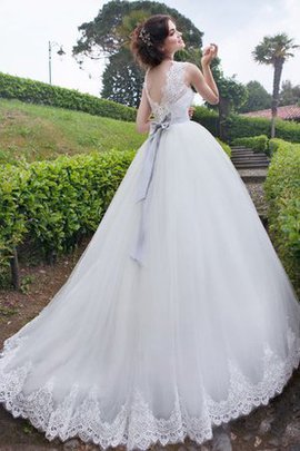 Robe de mariée naturel avec perle avec sans manches au niveau de cou ligne a