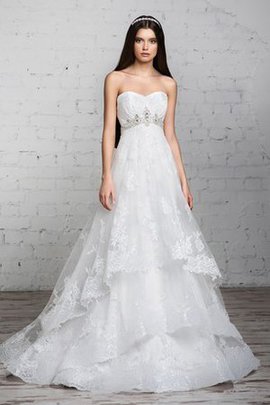 Robe de mariée longue avec gradins avec sans manches en dentelle de col en cœur