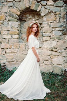 Robe de mariée de col bateau en plage avec chiffon de traîne courte sans dos