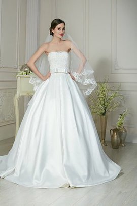 Robe de mariée longue avec sans manches en satin ligne a avec nœud