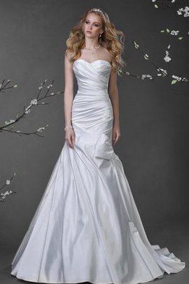 Robe de mariée luxueux de traîne moyenne ligne a croisade col en forme de cœur