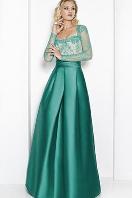 Robe de bal longue en satin avec décoration dentelle longueur au niveau de sol ligne a