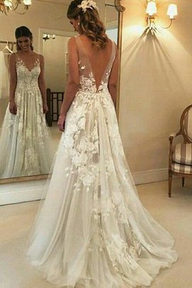 Robe de mariée v encolure passionnant de princesse en tulle naturel