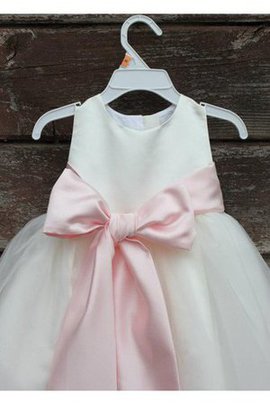 Robe de cortège enfant plissage longueur à cheville col ras du cou ceinture avec ruban