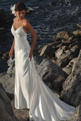 Robe de mariée romantique de traîne moyenne dos nu en dentelle bandouliere spaghetti