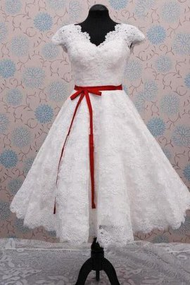 Robe de mariée avec manche courte a plage avec ruban avec décoration dentelle avec zip