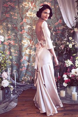 Robe de mariée simple ruché de fourreau décolleté dans le dos ceinture en étoffe