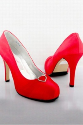 Éblouissant bien avec haut en satin nuptiale ronde de chaussures