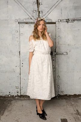 Robe de mariée naturel romantique simple d'epaule ecrite avec manche de poche